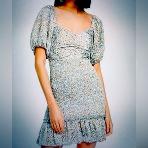 NWOT Lucy Paris Floral Smocked Puff Sleeve Dress